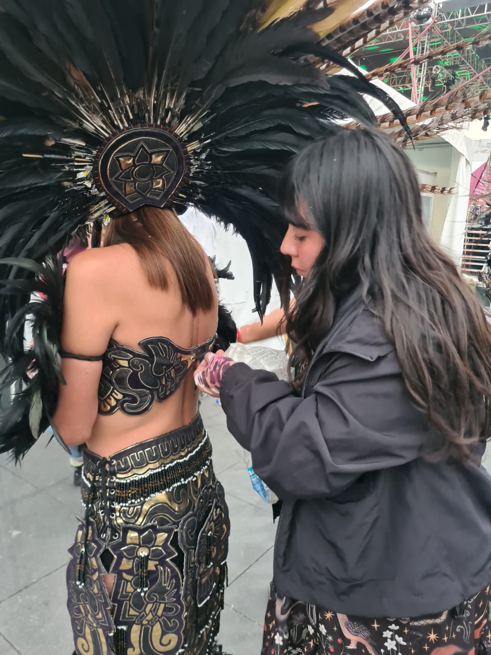 Colaboración en el Zócalo: maquillaje en vivo junto a Miroslav Ü